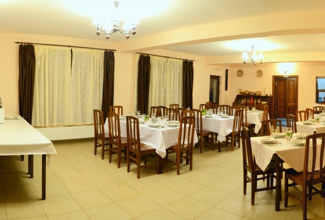 Cazare la Casa Lacului