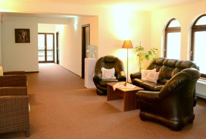 Cazare la Casa Lacului