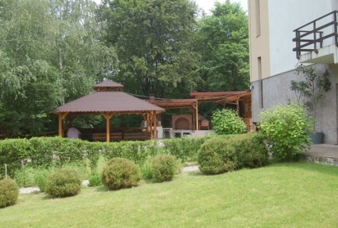 Cazare la Casa Lacului