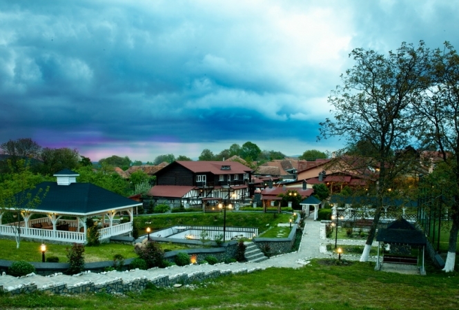 Cazare la Pensiunea Sarmis