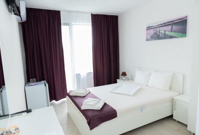 Cazare la Lacul Magic