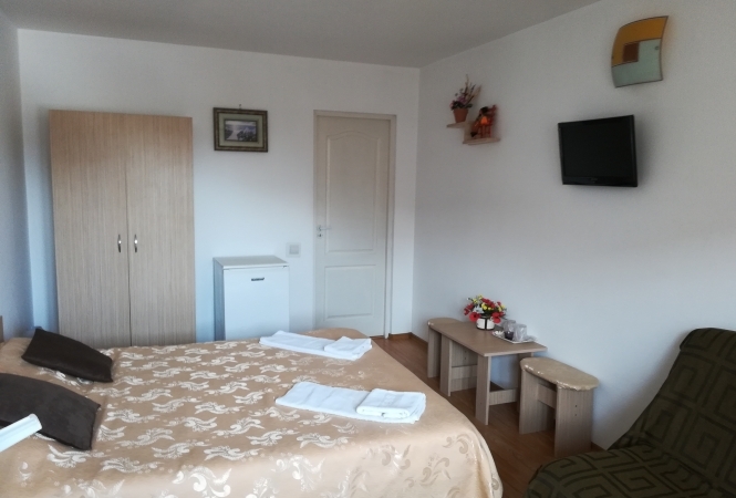 Cazare la Casa de vacanta DOVI