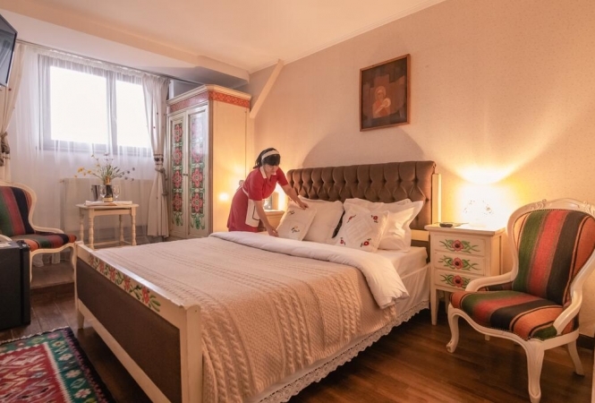 Cazare la HANU ANCUTEI