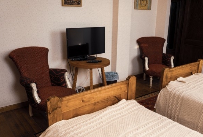 Cazare la HANU ANCUTEI