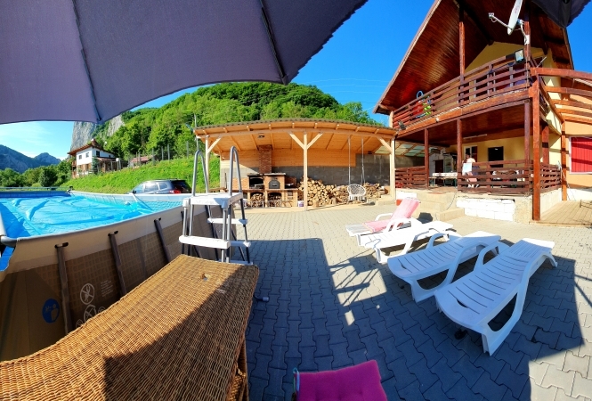 Cazare la Cabana de inchiriat in Cheile Valisoarei  !!! Aiud